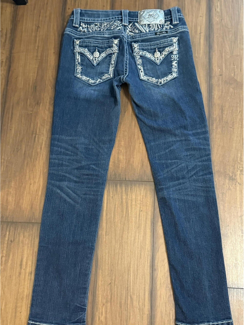 Miss Me Easy Skinny Jean's Women's 25 (26 x 29) Rhinestones Metallic Embroider